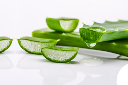 9 Aloe Vera Benefits for Face and Skin!